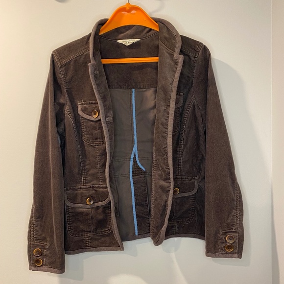 L.L. Bean corduroy jacket ladies size medium. - Picture 3 of 6